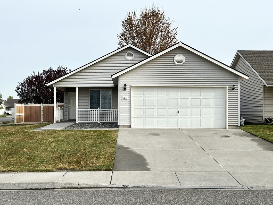 Primary Photo - Welcome to Your New Home in West Pasco!