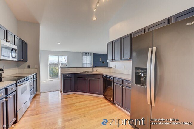Building Photo - 3 br, 2.5 bath House - 1116 Fitz Hugh Dr S...