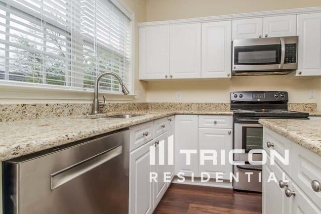 Building Photo - 2146 Ponty Pool Dr