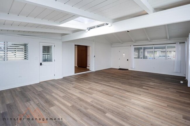 Building Photo - 426 Ulupaina St