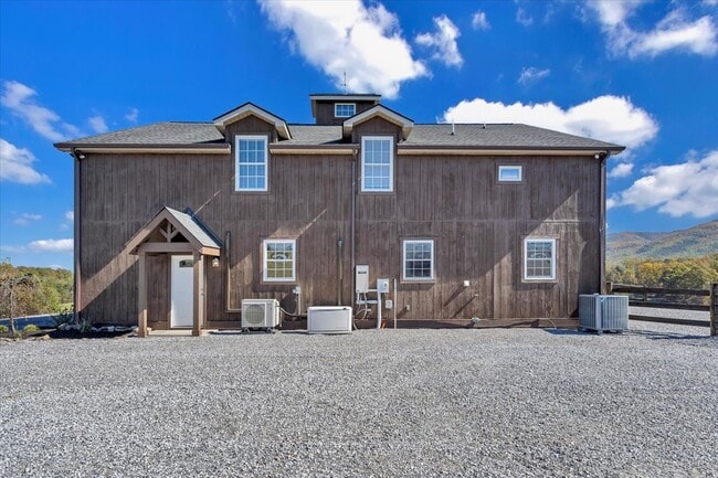 Building Photo - 1180 Longfield Rd