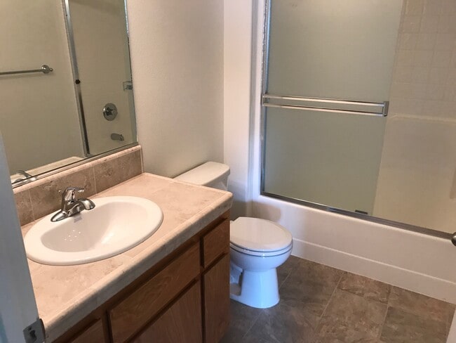 Building Photo - 3099 Bright St