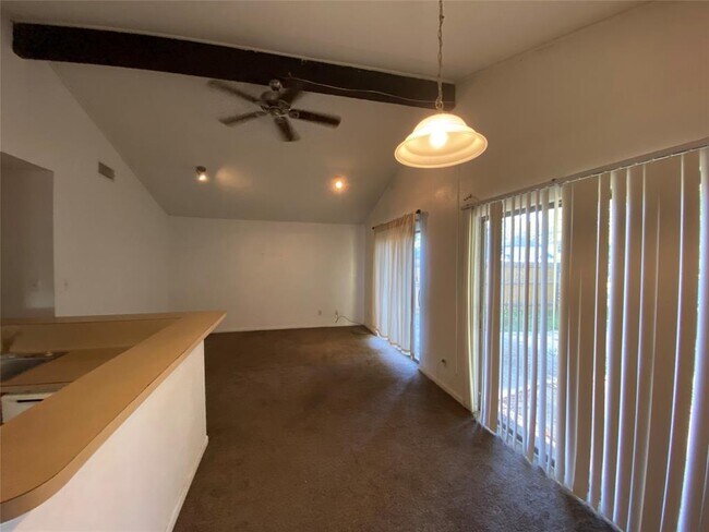 Building Photo - 28632 Rantoul Ct