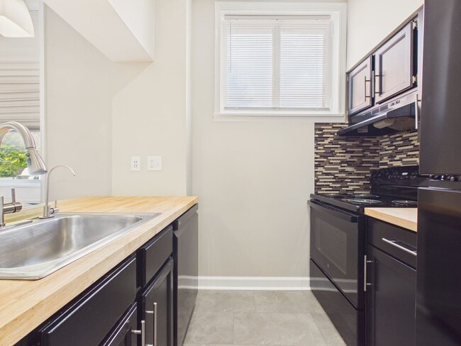 Foto del edificio - 1017 N Front St