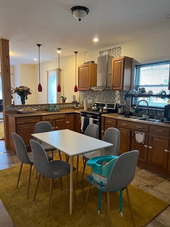 20 Holbrook Ave Unit 1, Brockton, MA 02301 Room for Rent in Brockton