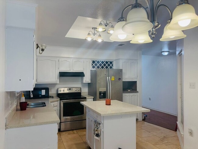 Building Photo - 14244 Teewood Ct