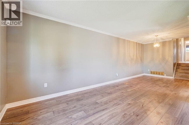 Building Photo - 44 Marblehead Crescent