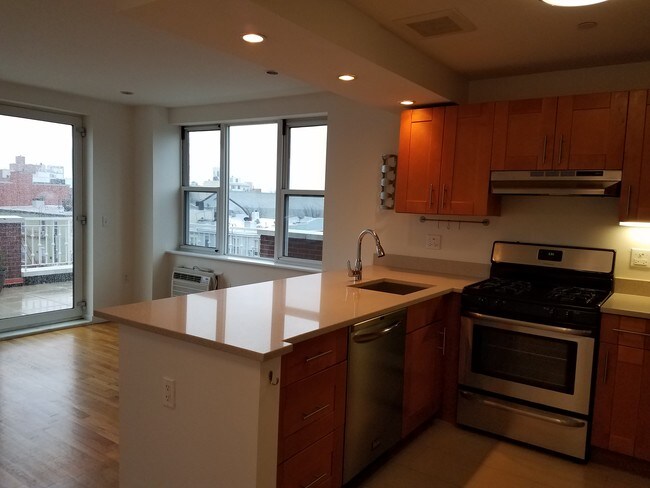 Foto del edificio - 2550 Crescent St