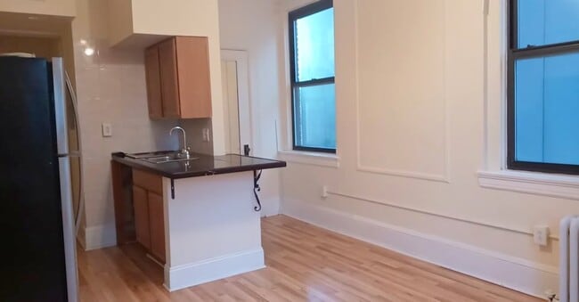 Photo - Arts Condominium [1324]