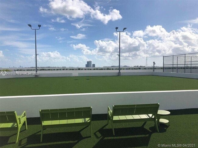 Foto del edificio - 16385 Biscayne Blvd