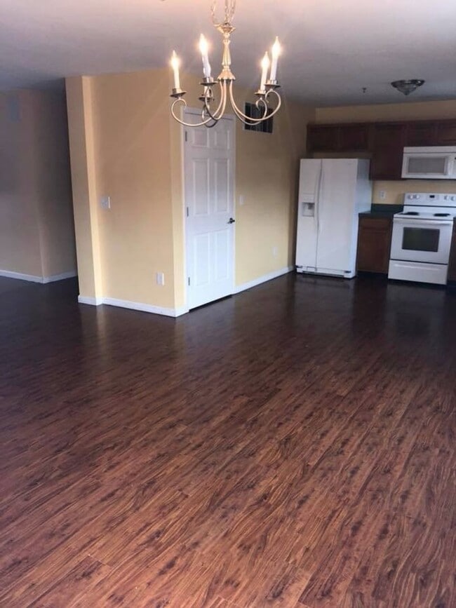 Building Photo - 55 Temperance Way