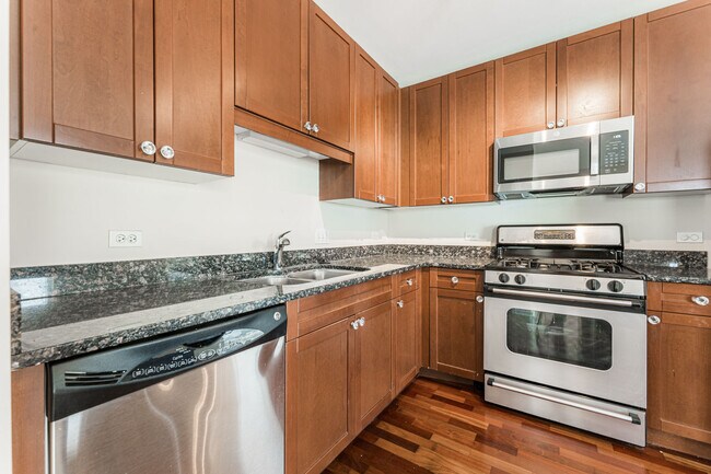 Building Photo - 1650 Riverwoods Dr