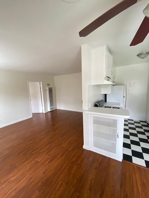 Building Photo - 3836 Mentone Ave