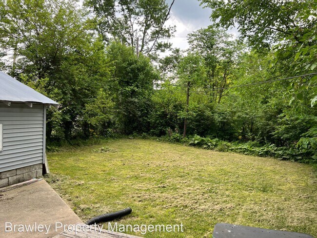 Foto del edificio - 3 br, 1 bath House - 306 E 16th