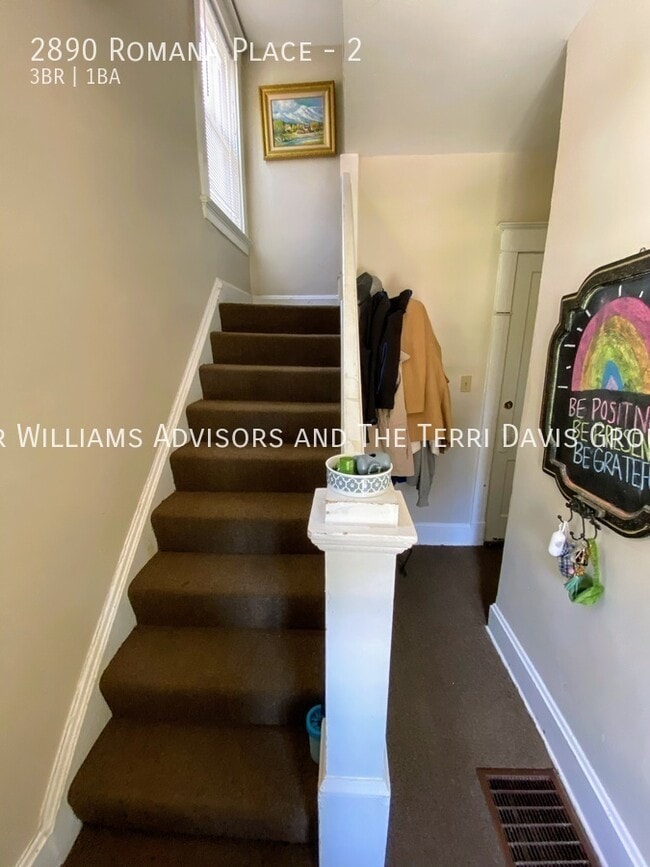 Foto del edificio - 2890 Romana Pl