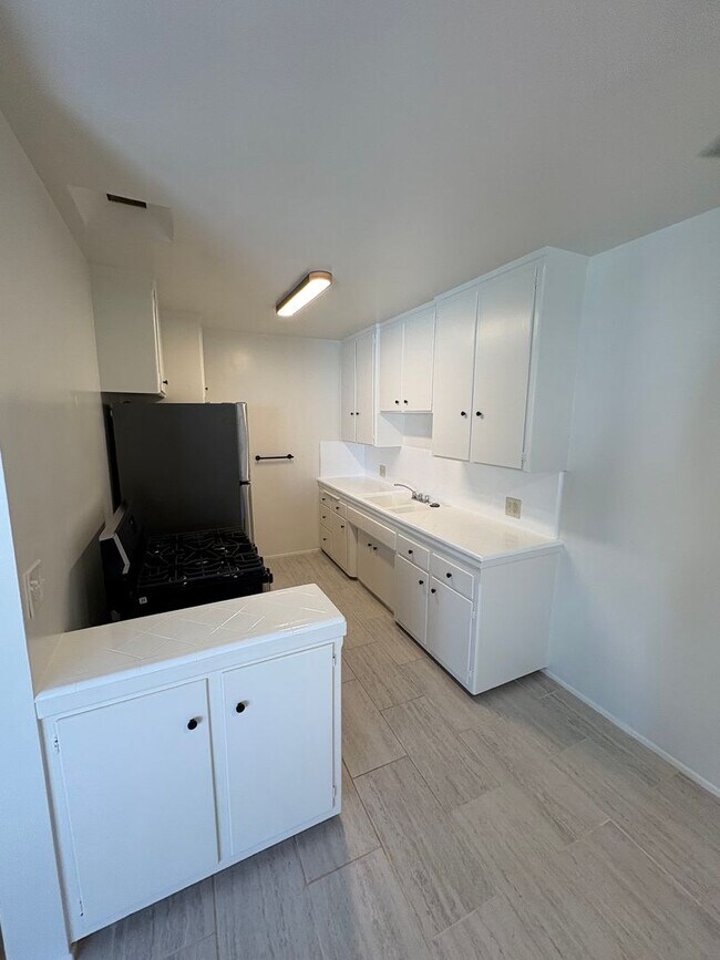 Foto del edificio - 7832 W Manchester Ave