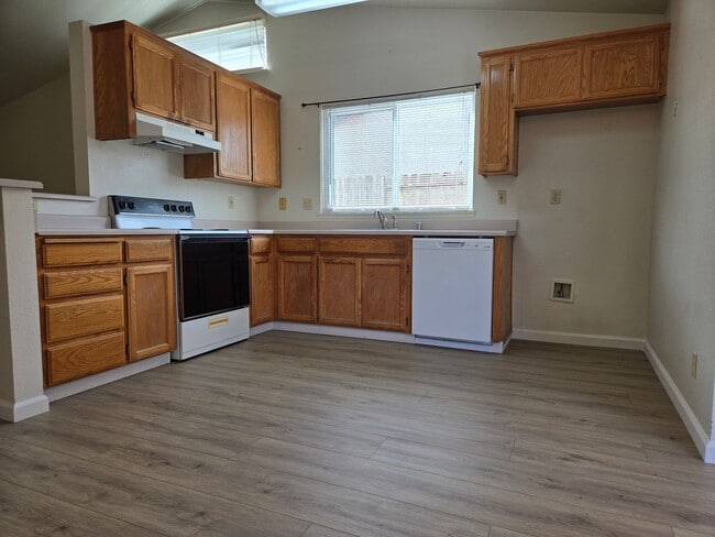 Building Photo - 369 Leffler Pl