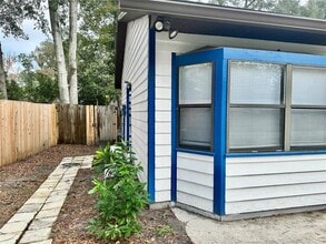 Building Photo - 4321 NW 20th Dr