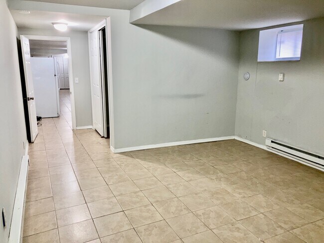 Building Photo - 650 S 51st St