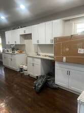 Building Photo - 35 W 74 Terrace