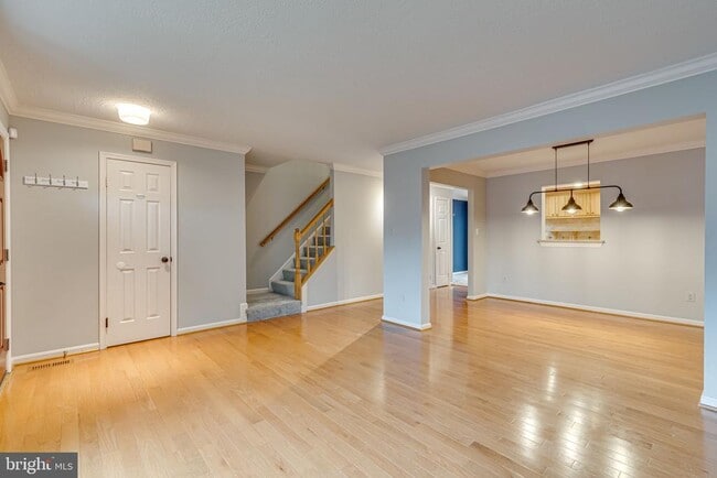 Building Photo - 8061 Sky Blue Dr