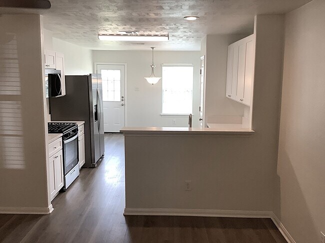 Foto del edificio - 910 Redcrest Springs Ct