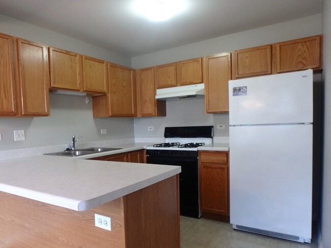 Building Photo - 1323 N Red Oak Cir