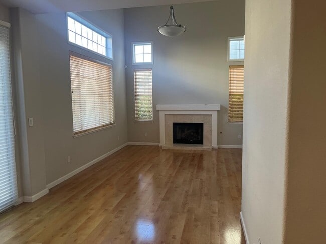 Building Photo - 505 Osprey Dr