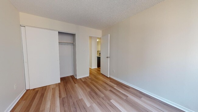 Building Photo - 1025 Sherbrooke