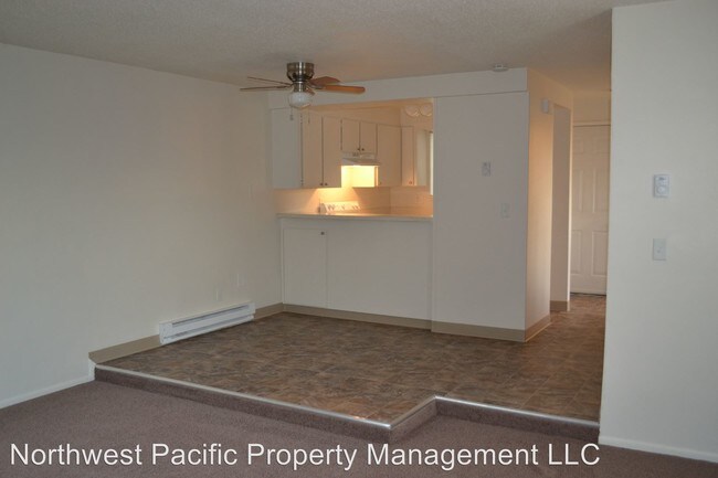 Building Photo - 1033-1035 Lansford Dr SE