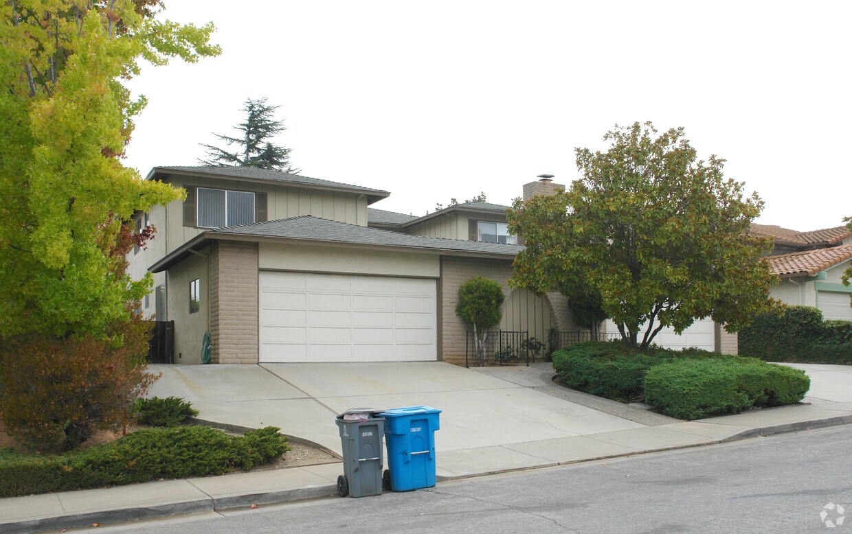 Primary Photo - 10322 Alpine Dr