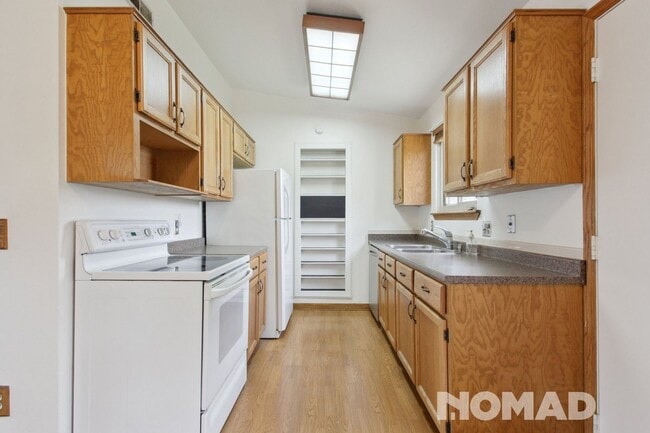 Building Photo - Charming 3BR House in Aurora
