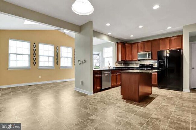 Foto del edificio - 515 Waterdale Dr