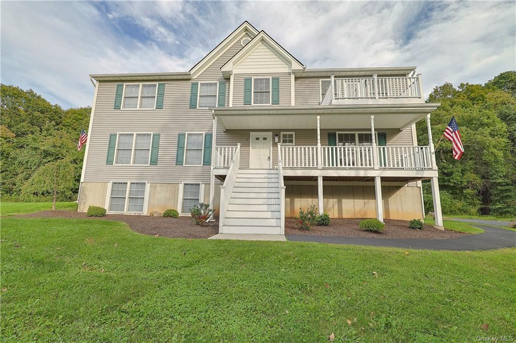 8 Bel Air Dr, Wallkill, NY 12589 Room for Rent in Wallkill, NY