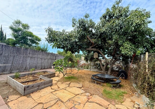 Patio interior - 1369 Helen Dr