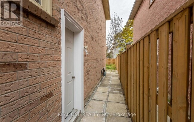 Building Photo - 5070 Rising Star Ct