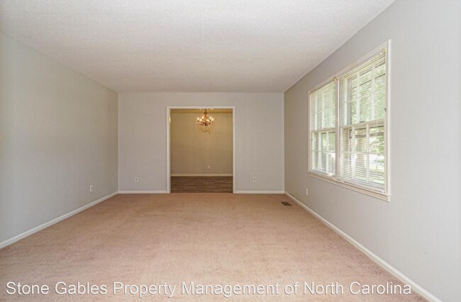 Building Photo - 3 br, 2 bath House - 5765 Dobson Dr
