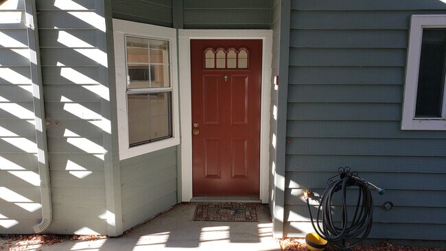 Foto del edificio - 7520 Canyon Meadow Cir