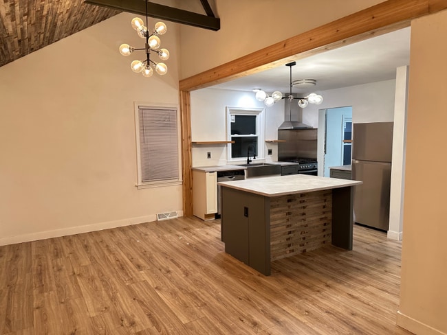 Foto del edificio - 21304 St Francis