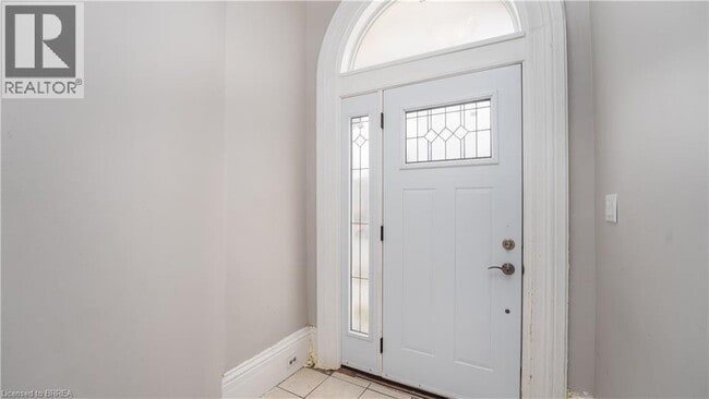 Building Photo - 48 Sheridan St