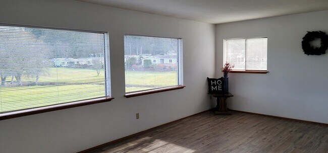 Foto del edificio - 568 NW Silver Meadow Ln