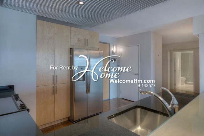 Foto del edificio - Coming Soon - Downtown High-rise Montage A...