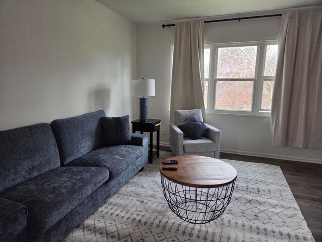 Foto del edificio - 3046 S Moreland Blvd