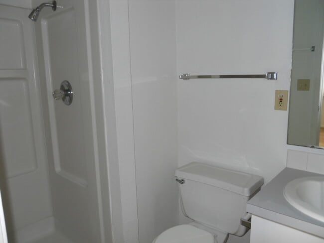 Building Photo - 541 Michigan St