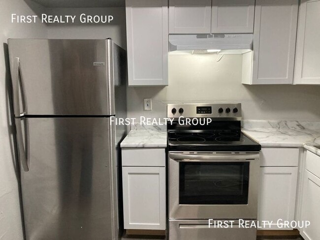 Photo - 305 N Broadway-#4 Apartment