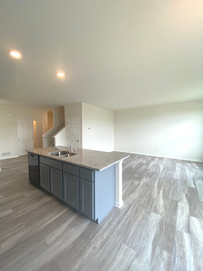 Building Photo - 4202 Chelsea Mnr Cir