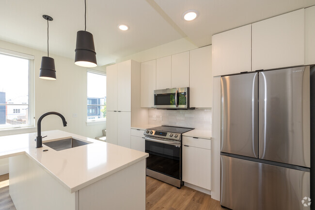 2BR, 2.5BA - 1,257SF - Kitchen - Jefferson Park 33