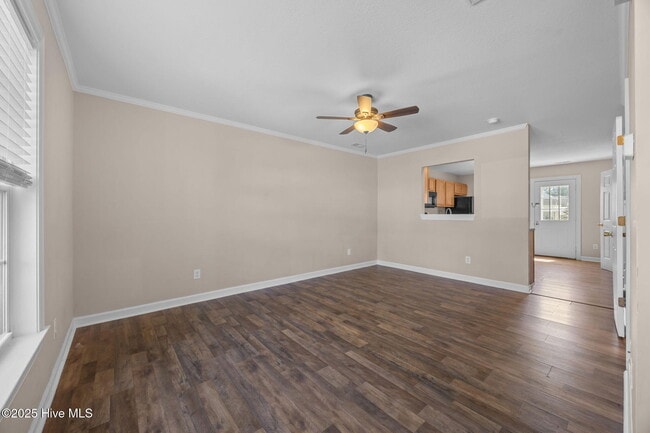 Building Photo - 911 Springwood Dr