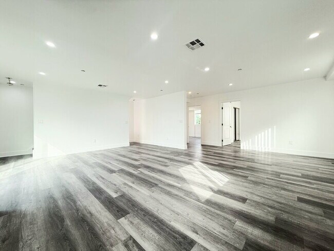 Foto del edificio - 2853 Cincinnati St