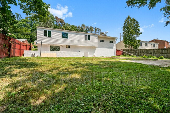 Building Photo - 1602 Nash Ave